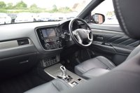 USED 2019 MITSUBISHI OUTLANDER 2.4h TwinMotor 13.8kWh 4h SUV 5dr Petrol Plug-in Hybrid CVT 4WD Euro 6 (s/s) (209 ps) HYBRID / 2 OWNER / LEATHER
