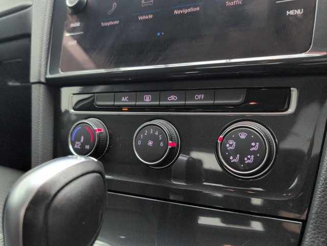 USED 2018 68 Volkswagen Golf 1.5 TSI Evo SE Nav Hatchback 5dr Petrol DSg Euro 6 (s/S) (130 Ps) 16in Alloy Wheels + Parking Sensors