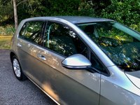 USED 2017 17 VOLKSWAGEN GOLF 1.0 TSI BlueMotion Tech SE Nav Hatchback 5dr Petrol DSG Euro 6 (s/s) (110 bhp) ONLY 23,900 MILES-2 PRIVATE OWNERS WITH X5 SERVICES//X11 AIRBAGS//APPLE-PLAY//SAT-NAV//LEATHER BOUND MULTI-FUNCTION STEERING WHEEL//35 POUND ROAD TAX A YEAR//FRONT AND REAR PARK SENSORS//ALLOYS//BLUETOOTH//DAB//GREAT CONDITION //EXCELLENT SERVICE HISTORY X5 SERVICE STAMPS//  Euro 6 (s/s) (110 bhp) ONLY 23,900 MILES-2 PRIVATE OWNERS WITH X5 SERVICES//X11 AIRBAGS//APPLE-PLAY//SAT-NAV//LEATHER BOUND MULTI-FUNCTION STEERING WHEEL//35 POUND ROAD TAX A YEAR//FRONT AND REAR PARK SENSORS//ALLOYS//BLUETOOTH//DAB//GREAT CONDITION //EXCELLENT SERVICE HISTORY X5 SERVICE STAMPS//