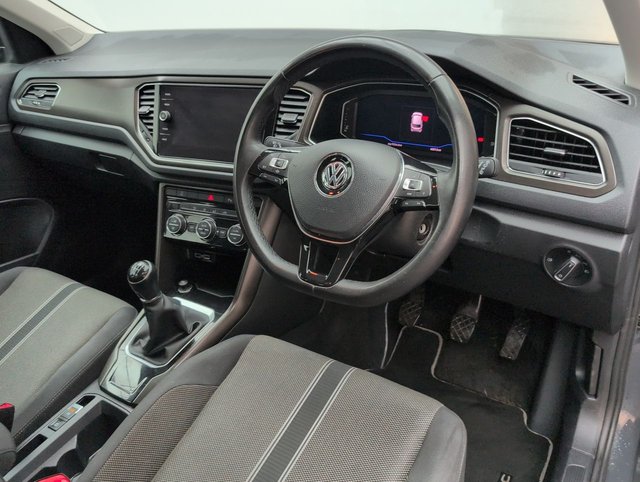 USED 2019 Y Volkswagen T-Roc 1.0 TSI Gpf SE Suv 5dr Petrol Manual Euro 6 (s/S) (115 Ps) Cruise Control+front Assist