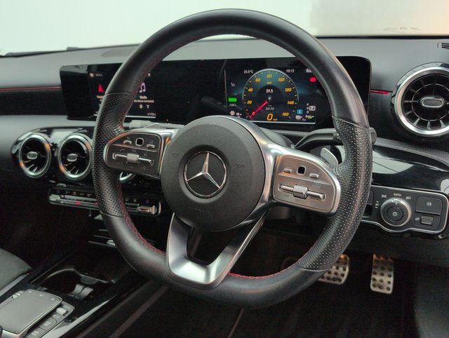 USED 2020 70 Mercedes-Benz A Class 1.3 A250e 15.6kwh Amg Line Hatchback 5dr Petrol Plug-In Hybrid 8g-Dct Euro 6 (s/S) (218 Ps) - Cruise, Heated Seats, Satnav