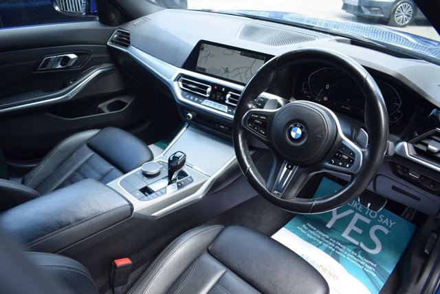 View our BMW 3 SERIES