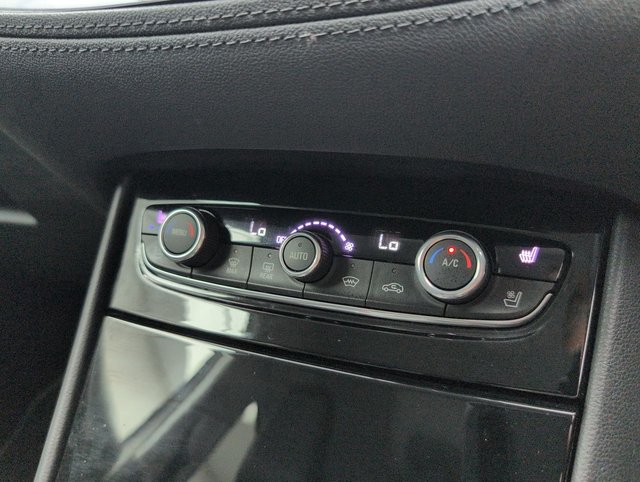 USED 2020 70 Vauxhall Grandland X 1.6 13.2kwh Elite Nav Suv 5dr Petrol Plug-In Hybrid Auto 4WD Euro 6 (s/S) Hybrid4 (300 Ps) Heated Windscreen+navigation