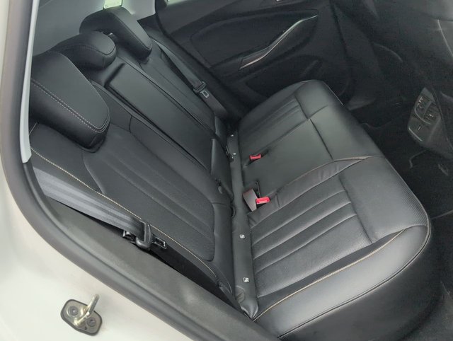 USED 2020 70 Vauxhall Grandland X 1.6 13.2kwh Elite Nav Suv 5dr Petrol Plug-In Hybrid Auto 4WD Euro 6 (s/S) Hybrid4 (300 Ps) Heated Windscreen+navigation