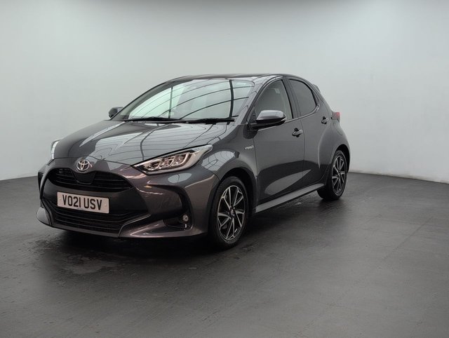 USED 2021 21 Toyota Yaris 1.5 Vvt-H Design Hatchback 5dr Petrol Hybrid E-Cvt Euro 6 (s/S) (116 Ps) Reversing Camera+bluetooth