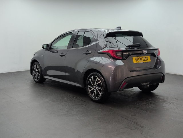 USED 2021 21 Toyota Yaris 1.5 Vvt-H Design Hatchback 5dr Petrol Hybrid E-Cvt Euro 6 (s/S) (116 Ps) Reversing Camera+bluetooth