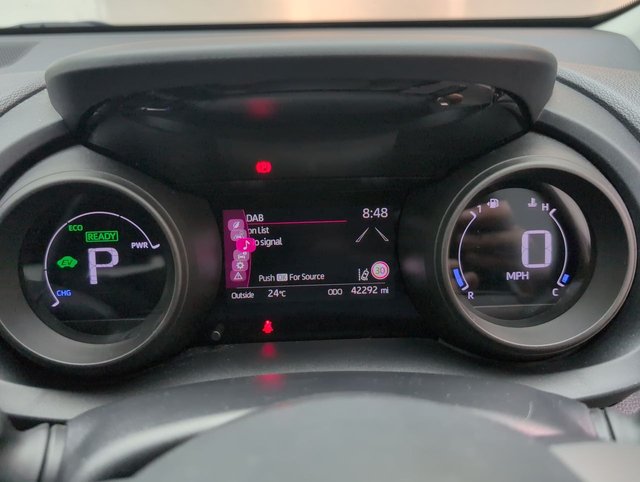 USED 2021 21 Toyota Yaris 1.5 Vvt-H Design Hatchback 5dr Petrol Hybrid E-Cvt Euro 6 (s/S) (116 Ps) Reversing Camera+bluetooth