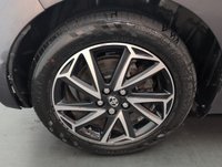 USED 2021 21 Toyota Yaris 1.5 Vvt-H Design Hatchback 5dr Petrol Hybrid E-Cvt Euro 6 (s/S) (116 Ps) Reversing Camera+bluetooth