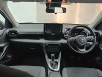 USED 2021 21 Toyota Yaris 1.5 Vvt-H Design Hatchback 5dr Petrol Hybrid E-Cvt Euro 6 (s/S) (116 Ps) Reversing Camera+bluetooth