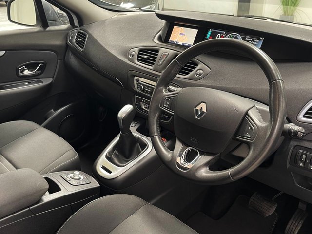 View our RENAULT GRAND SCENIC