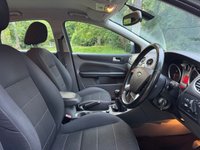 USED 2009 59 FORD FOCUS 1.8 Titanium Hatchback 5dr Petrol Manual (169 g/km, 123 bhp) 