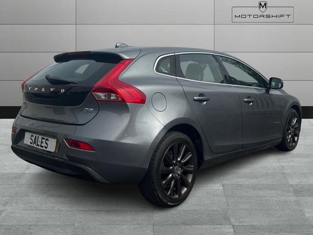 2015 VOLVO V40 - Photo 12