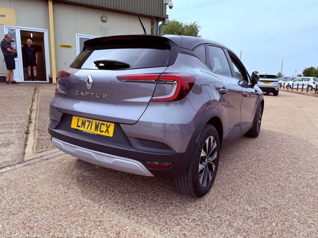 2021 RENAULT CAPTUR 1.0 TCe SE Limited SUV 5dr Petrol Manual Euro 6 (s/s) (90 ps) - Photo 9