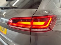 USED 2019 19 VOLKSWAGEN TOUAREG 3.0 TDI V6 R-Line Tech SUV 5dr Diesel Tiptronic 4Motion Euro 6 (s/s) (286 ps) Tow Bar,Apple Play,Heated Leather