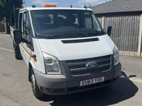 USED 2013 63 FORD TRANSIT 2.2 TDCi 350 Chassis Cab 4dr Diesel Manual RWD L4 (DRW) (123 bhp) The 2013 Transit 2.2 TDCi 350 DRW chassis cab TIPPER  is a robust, rear-wheel-drive diesel workhorse designed for heavy-duty commercial use.