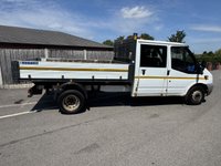 USED 2013 63 FORD TRANSIT 2.2 TDCi 350 Chassis Cab 4dr Diesel Manual RWD L4 (DRW) (123 bhp) The 2013 Transit 2.2 TDCi 350 DRW chassis cab TIPPER  is a robust, rear-wheel-drive diesel workhorse designed for heavy-duty commercial use.