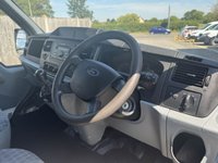 USED 2013 63 FORD TRANSIT 2.2 TDCi 350 Chassis Cab 4dr Diesel Manual RWD L4 (DRW) (123 bhp) The 2013 Transit 2.2 TDCi 350 DRW chassis cab TIPPER  is a robust, rear-wheel-drive diesel workhorse designed for heavy-duty commercial use.