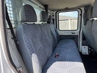 USED 2013 63 FORD TRANSIT 2.2 TDCi 350 Chassis Cab 4dr Diesel Manual RWD L4 (DRW) (123 bhp) The 2013 Transit 2.2 TDCi 350 DRW chassis cab TIPPER  is a robust, rear-wheel-drive diesel workhorse designed for heavy-duty commercial use.