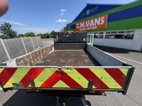 USED 2013 63 FORD TRANSIT 2.2 TDCi 350 Chassis Cab 4dr Diesel Manual RWD L4 (DRW) (123 bhp) The 2013 Transit 2.2 TDCi 350 DRW chassis cab TIPPER  is a robust, rear-wheel-drive diesel workhorse designed for heavy-duty commercial use.