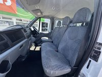 USED 2013 63 FORD TRANSIT 2.2 TDCi 350 Chassis Cab 4dr Diesel Manual RWD L4 (DRW) (123 bhp) The 2013 Transit 2.2 TDCi 350 DRW chassis cab TIPPER  is a robust, rear-wheel-drive diesel workhorse designed for heavy-duty commercial use.