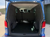 USED 2022 22 VOLKSWAGEN TRANSPORTER 2.0 TDI T32 Highline Kombi Double Cab 5dr Diesel DSG FWD SWB Euro 6 (s/s) (150 ps)  (Leighton Van)