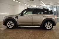 USED 2017 67 MINI COUNTRYMAN 2.0 Cooper D SUV 5dr Diesel Auto Euro 6 (s/s) (150 ps) &pound;10735 FACTORY OPTIONS LOW MILES FANTATIC OPORTUNITY TO BUY THIS HIGHLEY SPECKED MINI