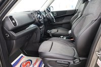 USED 2017 67 MINI COUNTRYMAN 2.0 Cooper D SUV 5dr Diesel Auto Euro 6 (s/s) (150 ps) &pound;10735 FACTORY OPTIONS LOW MILES FANTATIC OPORTUNITY TO BUY THIS HIGHLEY SPECKED MINI