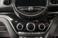 USED 2017 67 MINI COUNTRYMAN 2.0 Cooper D SUV 5dr Diesel Auto Euro 6 (s/s) (150 ps) &pound;10735 FACTORY OPTIONS LOW MILES FANTATIC OPORTUNITY TO BUY THIS HIGHLEY SPECKED MINI