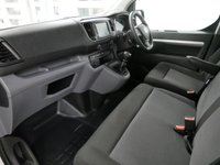 USED 2021 21 VAUXHALL VIVARO 3100 2.0 D 120 BHP L2 SPORTIVE CREWCAB 6 SEATER ( SAT NAV ) 6 SEATER | L2 LONG | SAT NAV | AIR CON