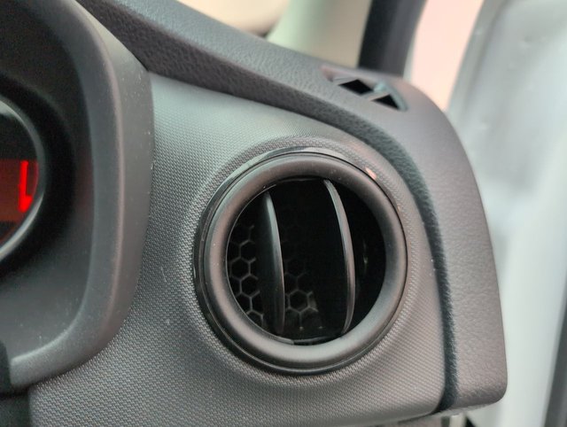 USED 2020 70 Dacia Sandero 1.0 Sce Essential Hatchback 5dr Petrol Manual Euro 6 (75 Ps) Hill Start Assist+air Conditioning