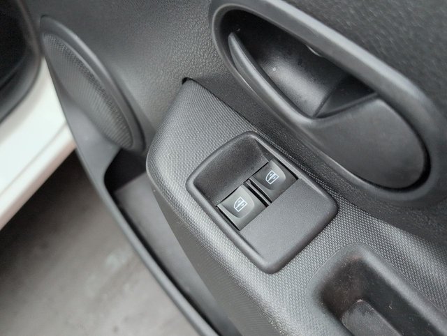 USED 2020 70 Dacia Sandero 1.0 Sce Essential Hatchback 5dr Petrol Manual Euro 6 (75 Ps) Hill Start Assist+air Conditioning