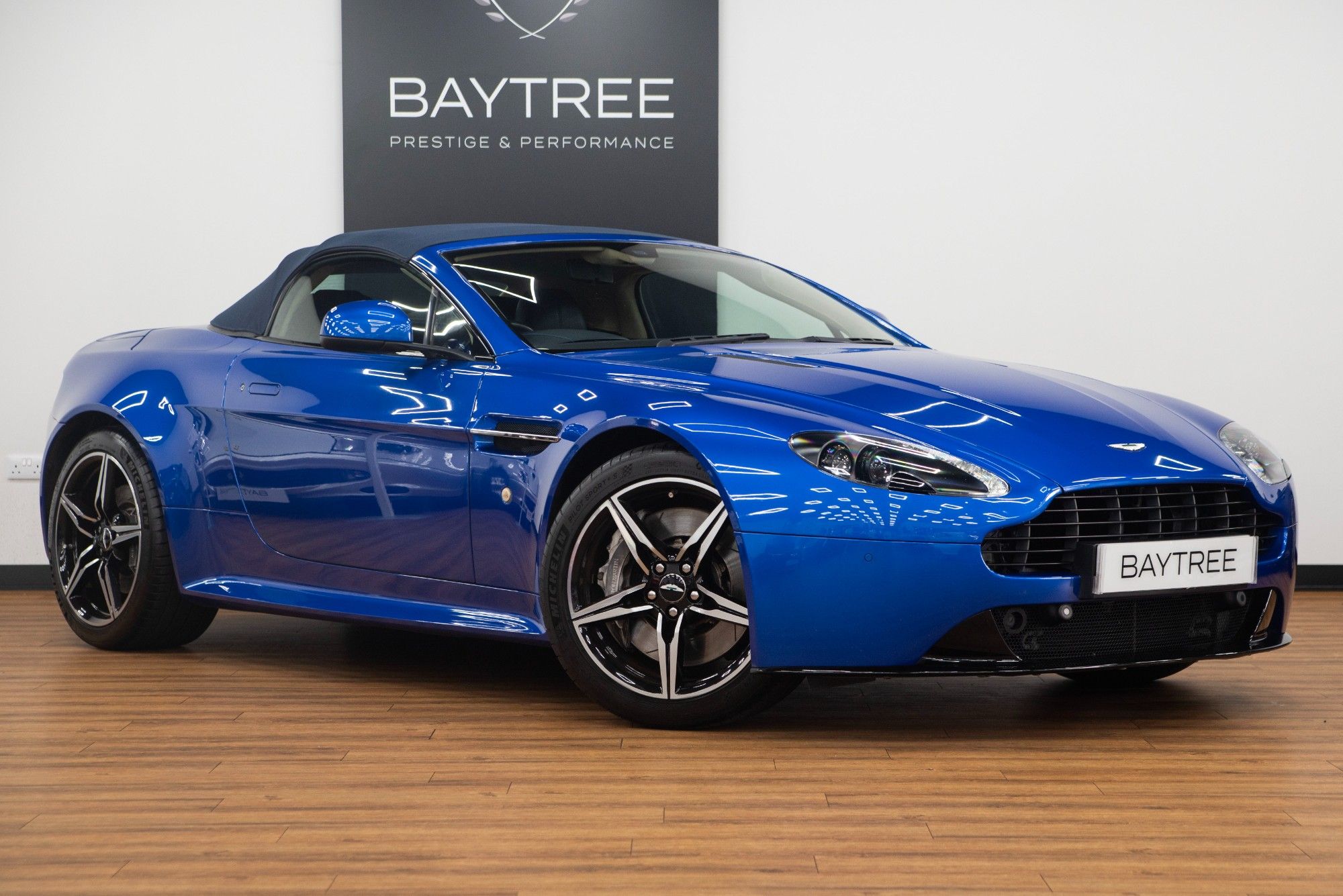 USED 2017 V ASTON MARTIN VANTAGE 4.7 V8 S Roadster 
