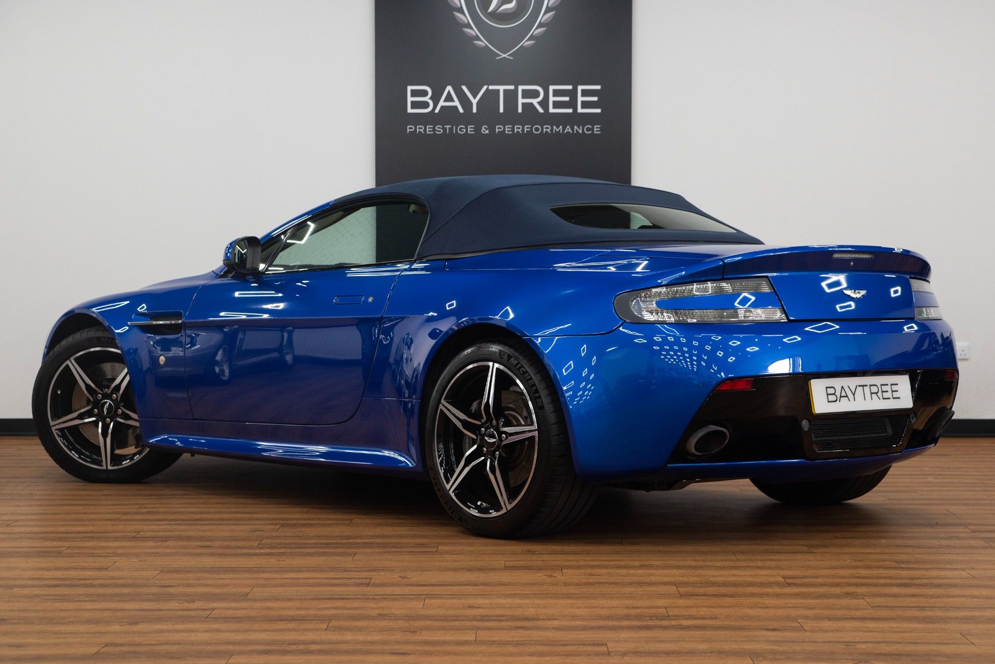 USED 2017 V ASTON MARTIN VANTAGE 4.7 V8 S Roadster 
