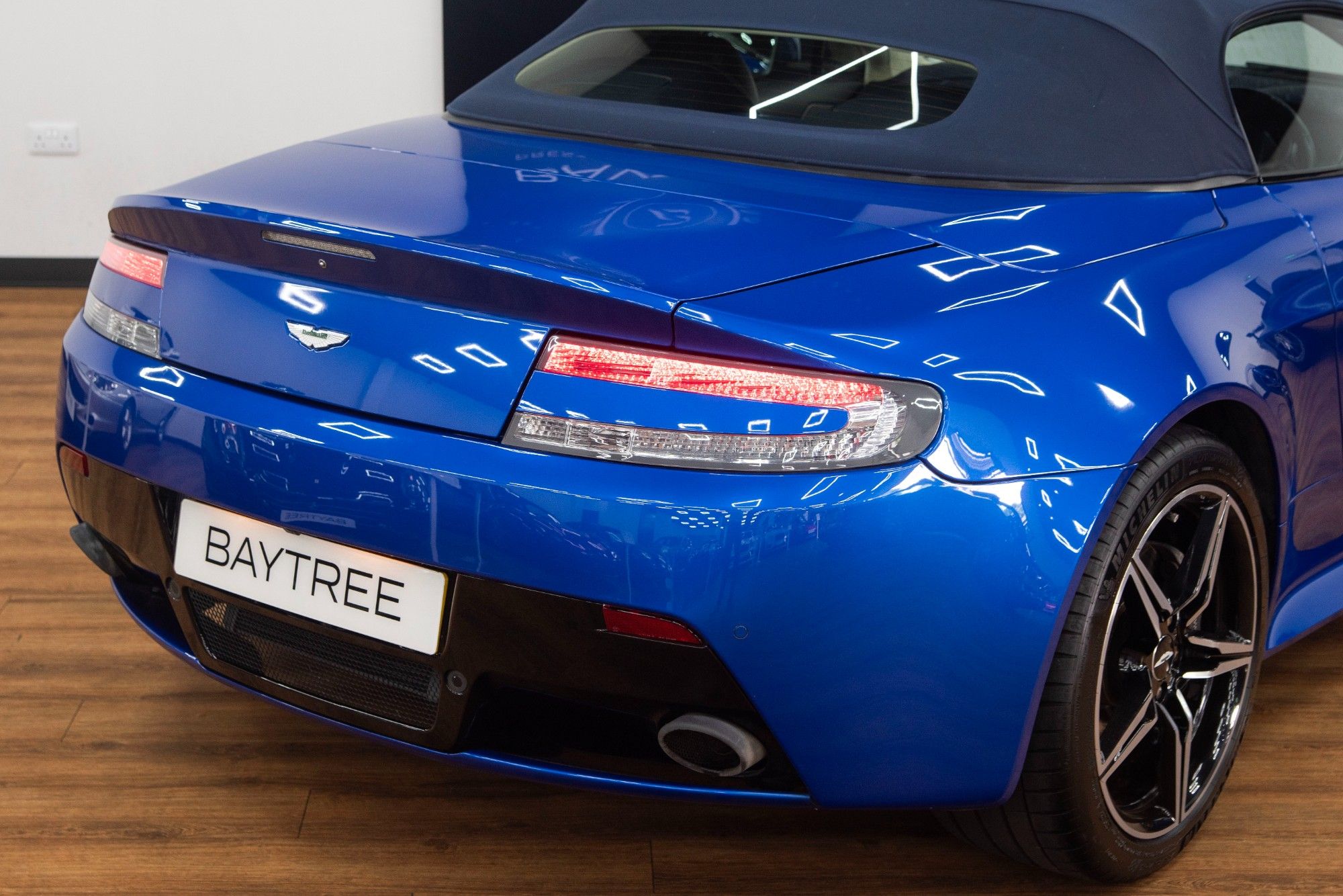 USED 2017 V ASTON MARTIN VANTAGE 4.7 V8 S Roadster 
