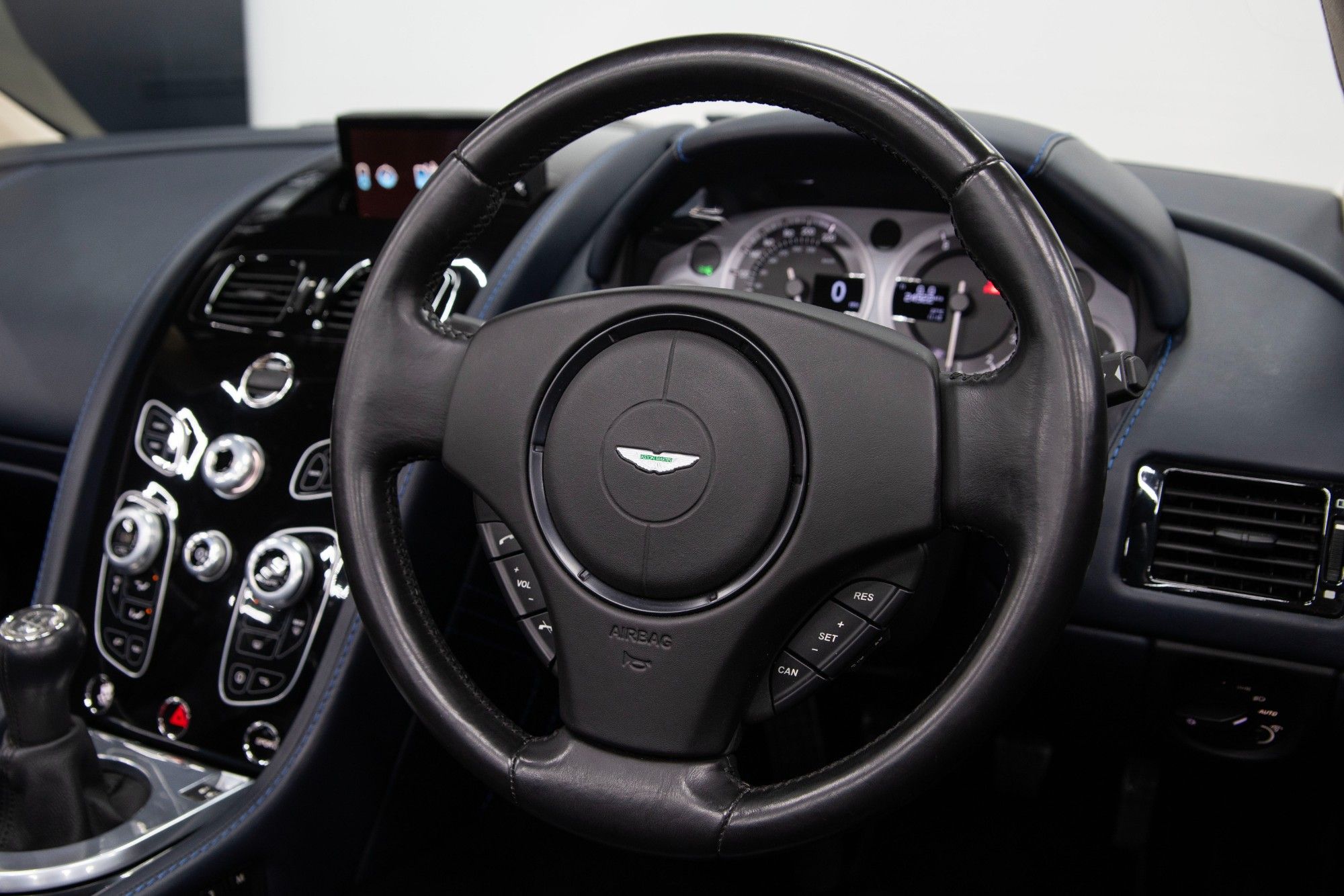 USED 2017 V ASTON MARTIN VANTAGE 4.7 V8 S Roadster 