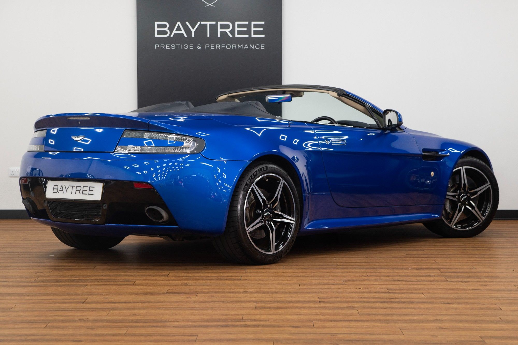 USED 2017 V ASTON MARTIN VANTAGE 4.7 V8 S Roadster 
