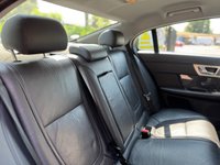 USED 2015 15 JAGUAR XF 2.2d Luxury Saloon 4dr Diesel Auto Euro 5 (s/s) (163 ps) 