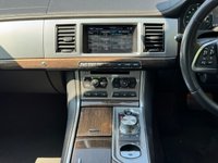 USED 2015 15 JAGUAR XF 2.2d Luxury Saloon 4dr Diesel Auto Euro 5 (s/s) (163 ps) 