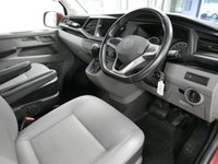 USED 2021 21 VOLKSWAGEN TRANSPORTER T32 2.0 BITDI 204 BHP LWB HIGHLINE DSG AUTO KOMBI 5 SEATER ( NAV ! ) 1 OWNER | 5 SEATS | TOP SPEC | DSG AUTO !