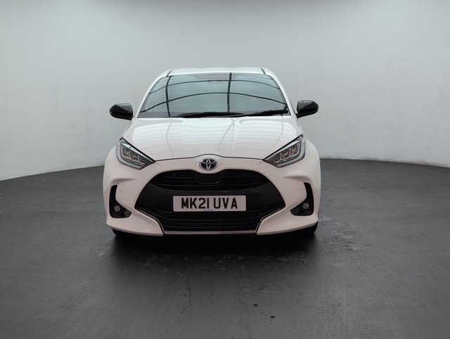 USED 2021 21 Toyota Yaris 1.5 Vvt-H Dynamic Hatchback 5dr Petrol Hybrid E-Cvt Euro 6 (s/S) (116 Ps) - Reverse Cam, Privacy, Sensors