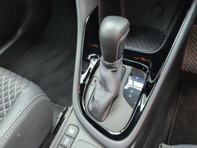 USED 2021 21 Toyota Yaris 1.5 Vvt-H Dynamic Hatchback 5dr Petrol Hybrid E-Cvt Euro 6 (s/S) (116 Ps) - Reverse Cam, Privacy, Sensors