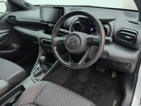 USED 2021 21 Toyota Yaris 1.5 Vvt-H Dynamic Hatchback 5dr Petrol Hybrid E-Cvt Euro 6 (s/S) (116 Ps) - Reverse Cam, Privacy, Sensors