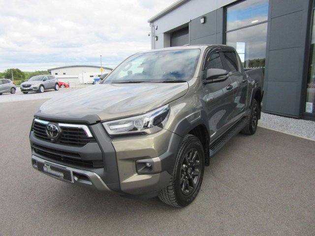 2024 TOYOTA HI-LUX - Photo 3