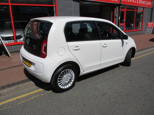 2015 VOLKSWAGEN UP! 1.0 High up! Hatchback 5dr Petrol Manual Euro 5 (75 ps) PRISTINE EXAMPLE ,12 MONTHS MOT ,6 MONTHS WARRANTY ,2 KEYS ,£20 ROAD TAX ,LOTS OFF SERVICE HISTORY PLUS RECEIPTS , - Photo 2