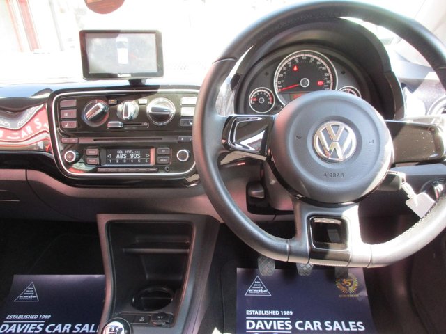 2015 VOLKSWAGEN UP! 1.0 High up! Hatchback 5dr Petrol Manual Euro 5 (75 ps) PRISTINE EXAMPLE ,12 MONTHS MOT ,6 MONTHS WARRANTY ,2 KEYS ,£20 ROAD TAX ,LOTS OFF SERVICE HISTORY PLUS RECEIPTS , - Photo 5