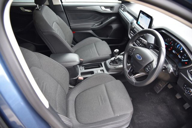 2019 FORD FOCUS - Photo 2