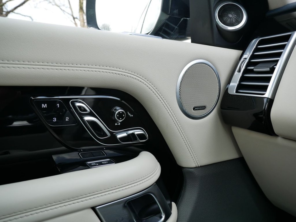 USED 2019 LAND ROVER RANGE ROVER 3.0 SD V6 Vogue SUV 5dr Diesel Auto 4WD Euro 6 (s/s) (275 ps) TRACKER AND GHOST FITTED