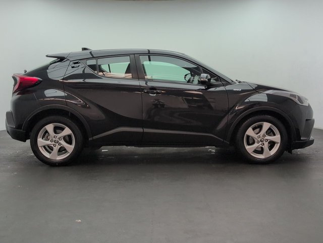 USED 2017 17 Toyota C-Hr 1.8 Vvt-H Icon Suv 5dr Petrol Hybrid Cvt Euro 6 (s/S) (122 Ps) - Parking Camera + Air Con