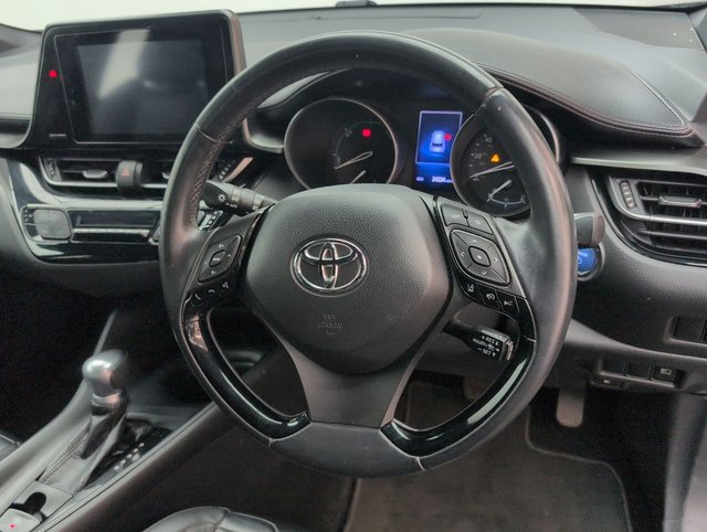 USED 2017 17 Toyota C-Hr 1.8 Vvt-H Icon Suv 5dr Petrol Hybrid Cvt Euro 6 (s/S) (122 Ps) - Parking Camera + Air Con