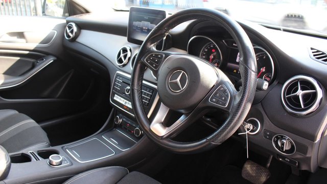 2018 MERCEDES-BENZ GLA (2018) - Photo 11
